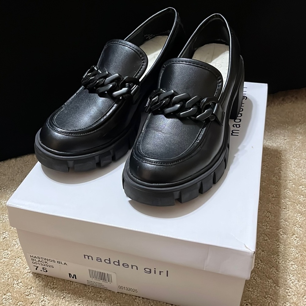 Madden Girl Chunky Chain Loafer
